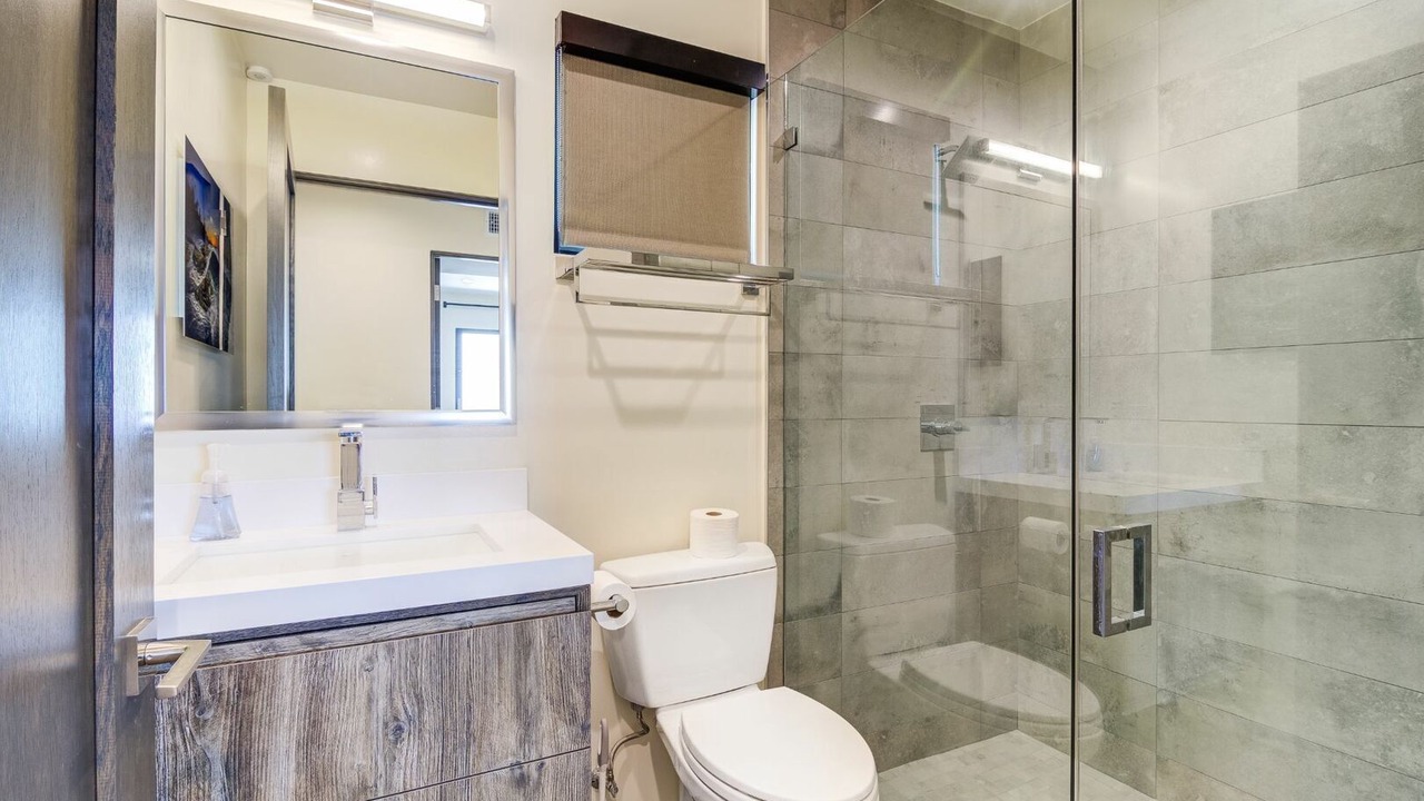 Photo of Bathroom in Balboa Peninsula
