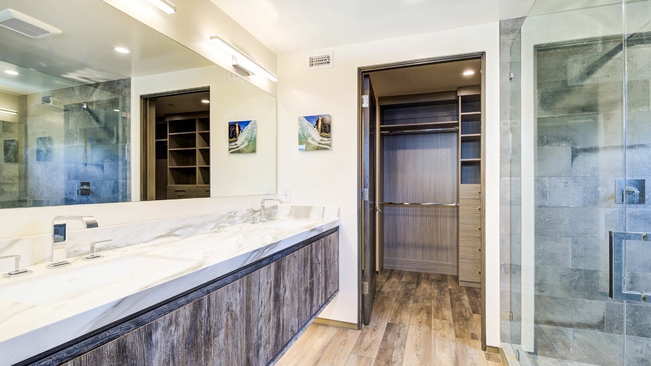 Photo of Bathroom in Balboa Peninsula