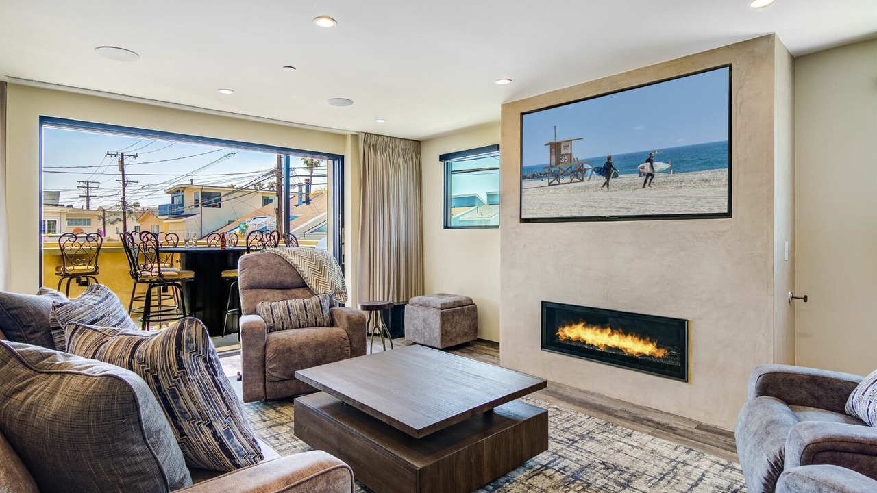 Photo of Livingroom in Balboa Peninsula
