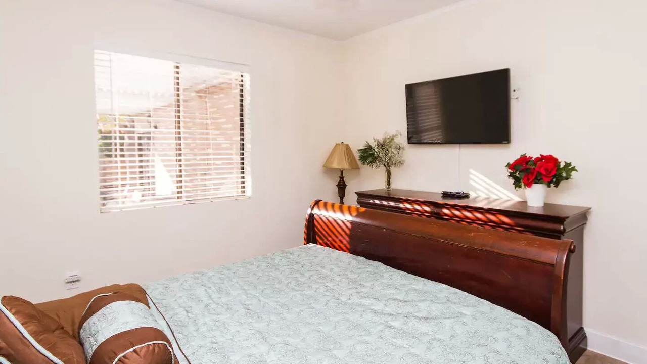Photo of Bedroom in Anaheim Colony Historic District