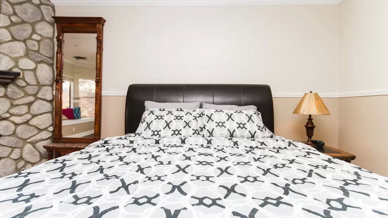 Photo of Bedroom in Anaheim Colony Historic District