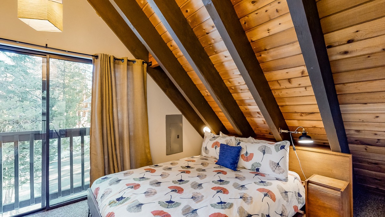 Photo of Bedroom in Serene Lakes