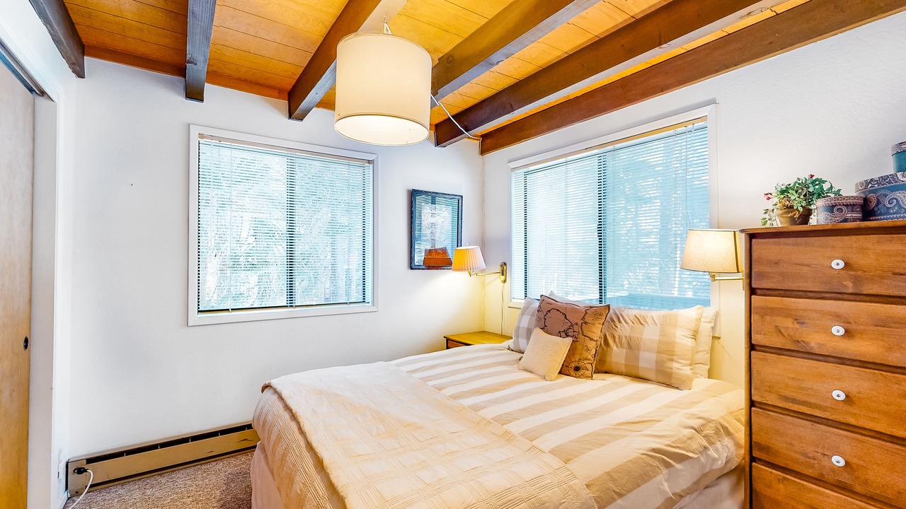Photo of Bedroom in Serene Lakes