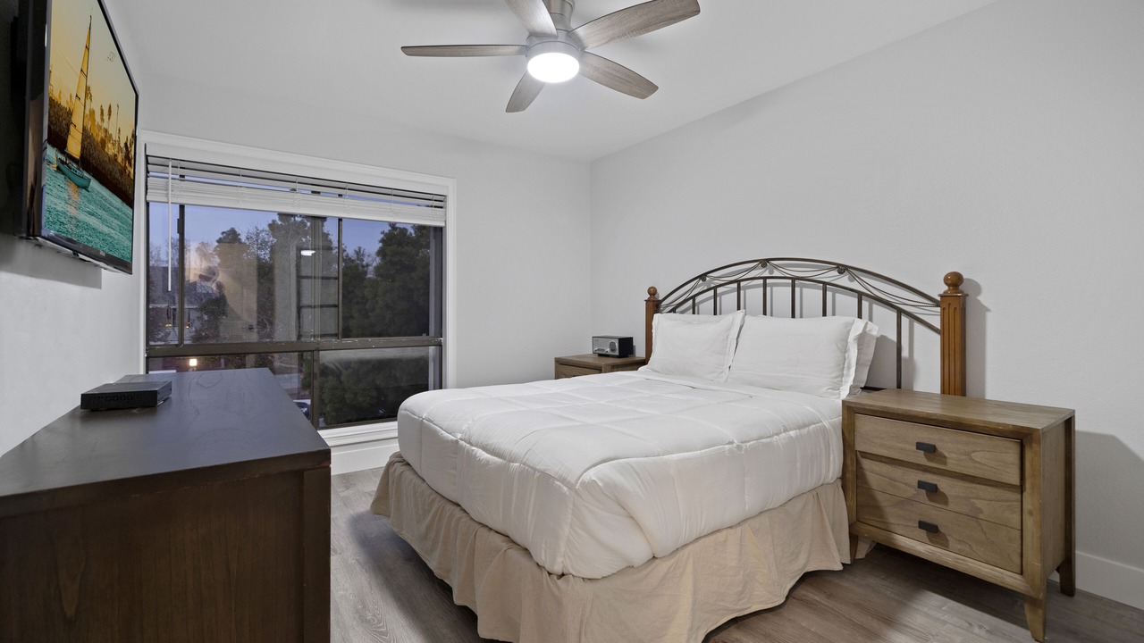 Photo of Bedroom in Santa Ana Heights