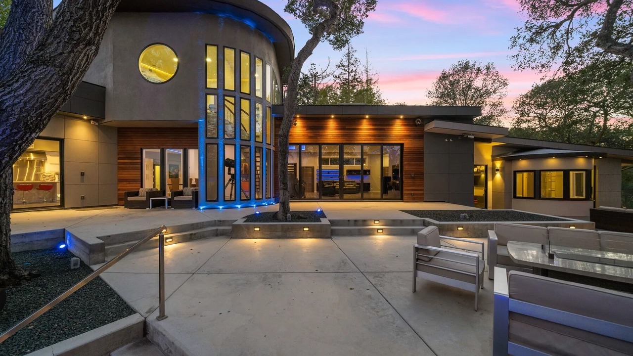 Photo of Patio Balcony in Los Altos Hills