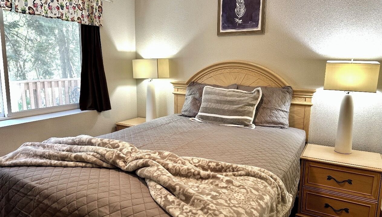 Photo of Bedroom in Running Springs