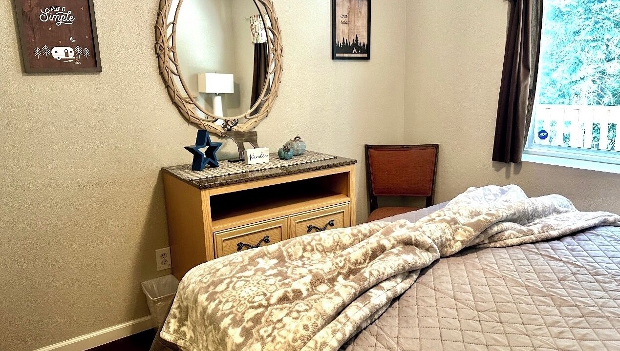 Photo of Bedroom in Running Springs