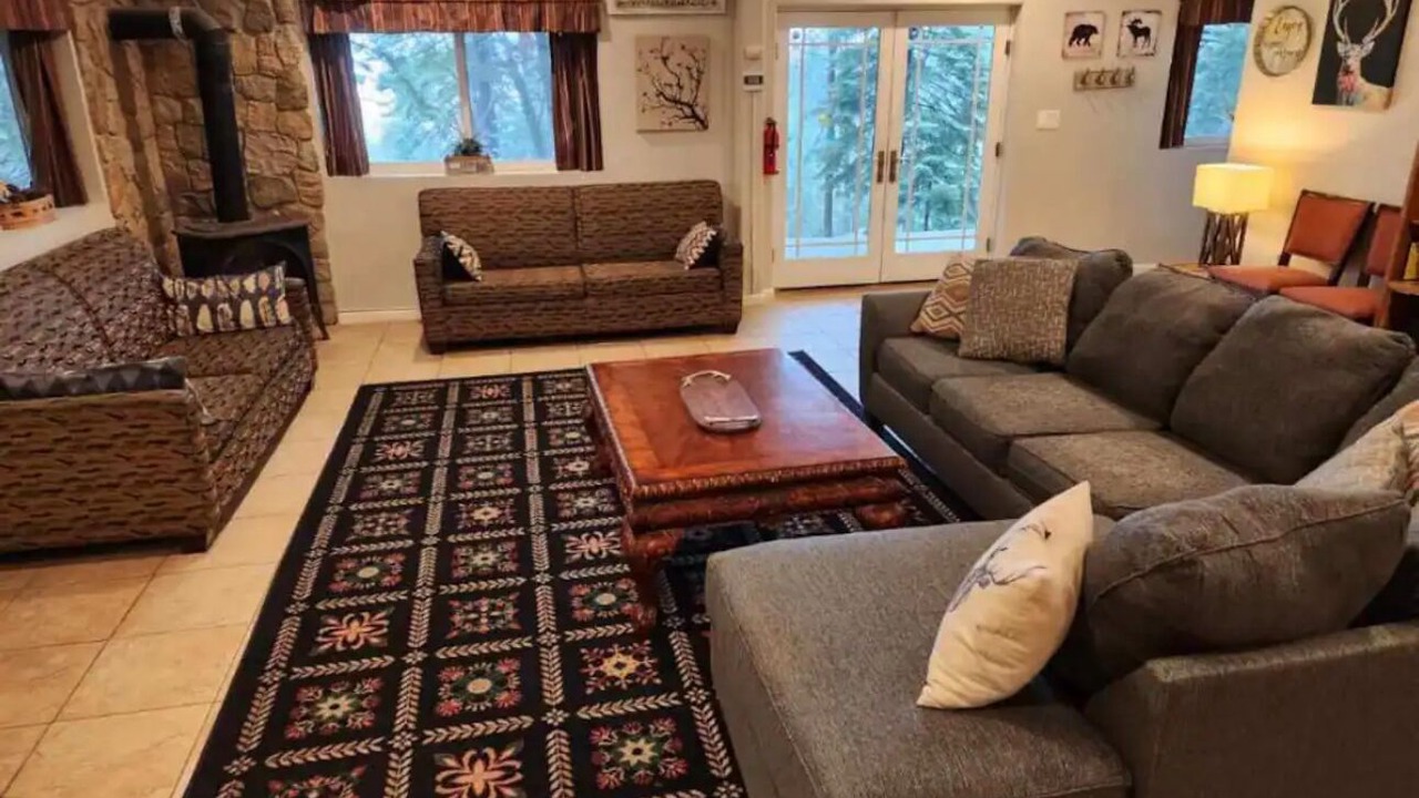 Photo of Livingroom in Running Springs