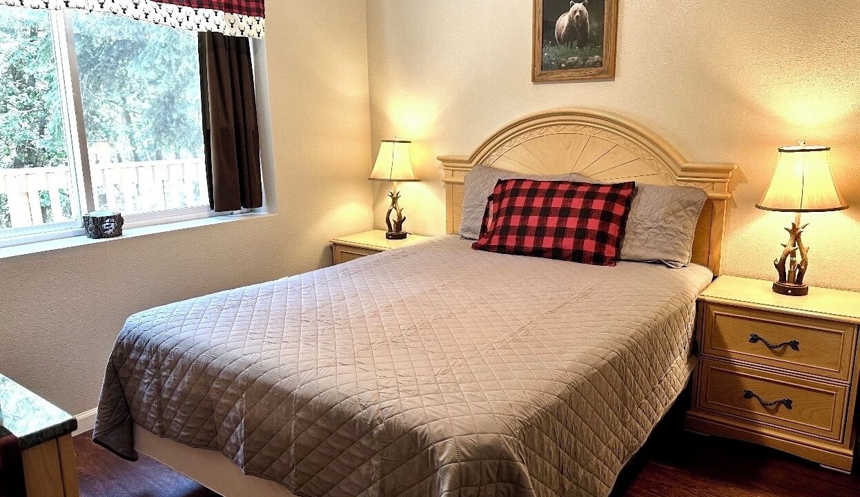 Photo of Bedroom in Running Springs
