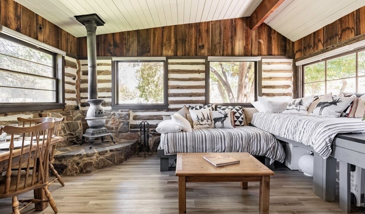 Photo of Livingroom in Kernville