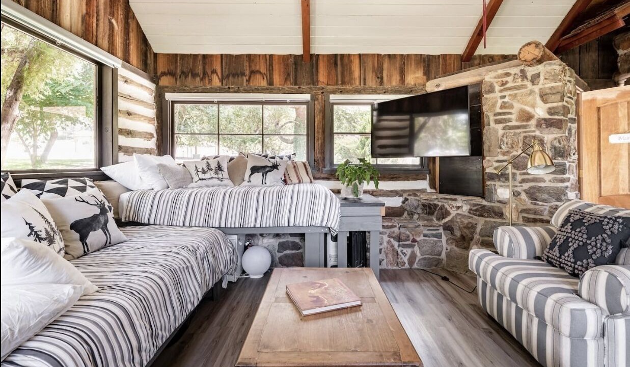 Photo of Livingroom in Kernville