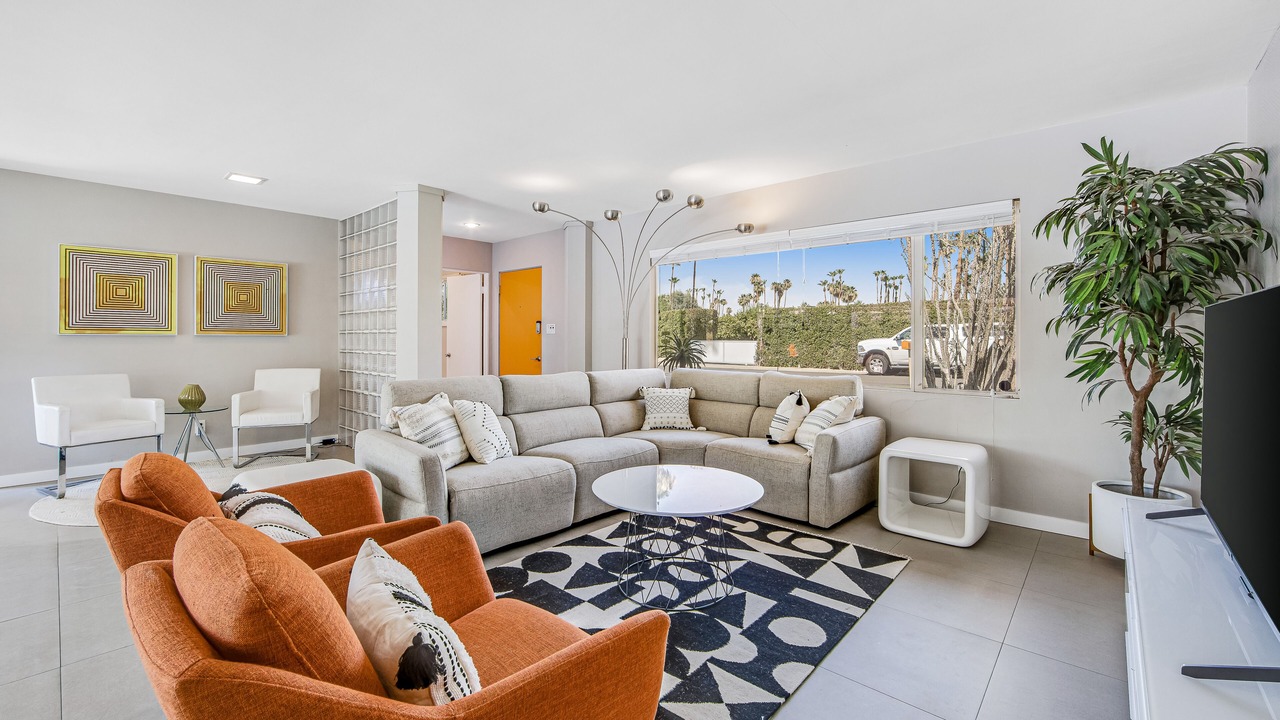 Photo of Livingroom in Deep Well Ranch