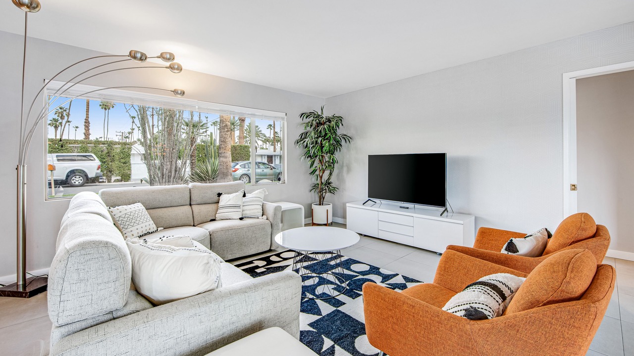 Photo of Livingroom in Deep Well Ranch