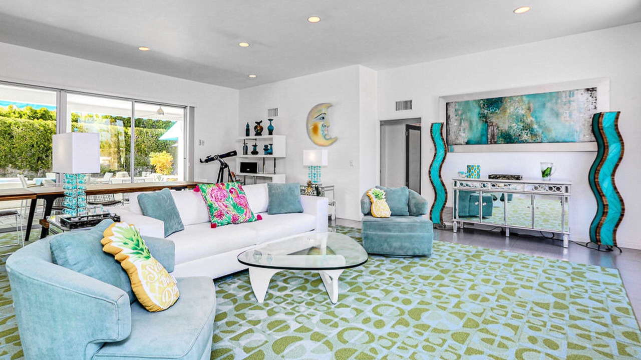 Photo of Livingroom in Deep Well Ranch