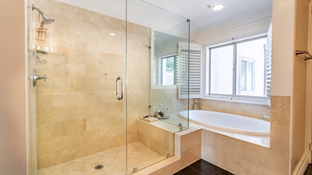 Photo of Bathroom in Los Angeles