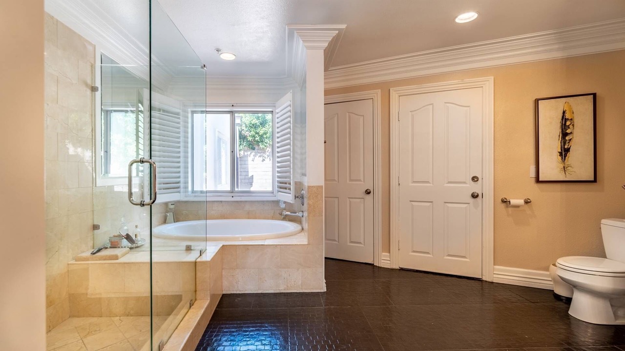 Photo of Bathroom in Los Angeles