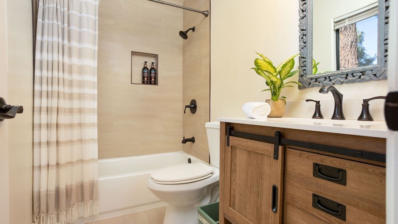 Photo of Bathroom in Pine Mountain Club