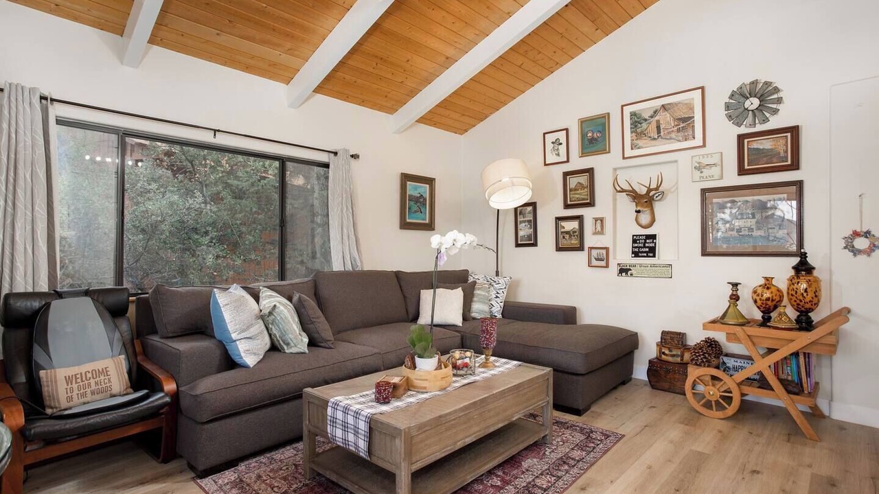 Photo of Livingroom in Pine Mountain Club