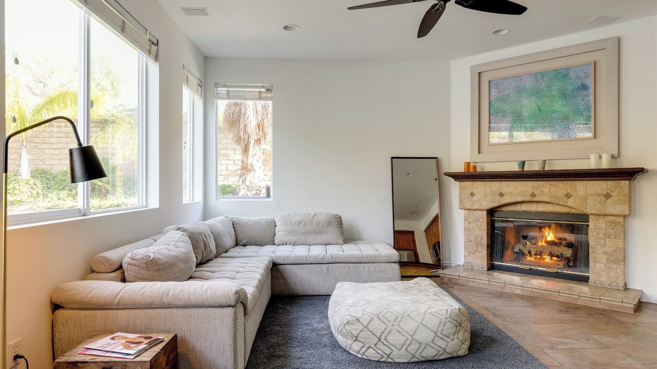 Photo of Livingroom in Canyon Country