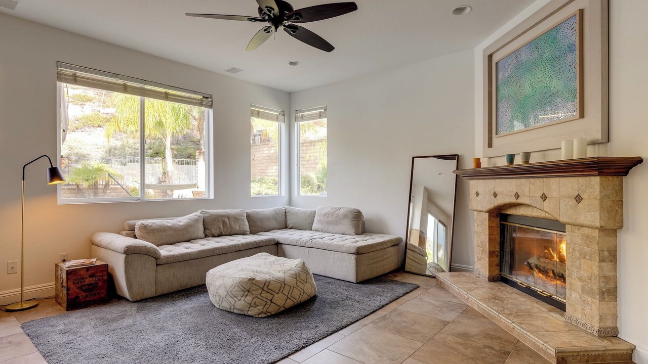 Photo of Livingroom in Canyon Country