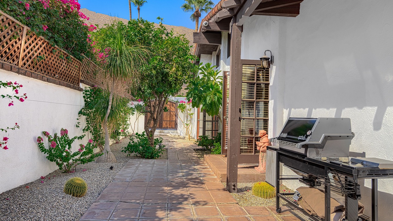 Photo of Patio Balcony in The Mesa