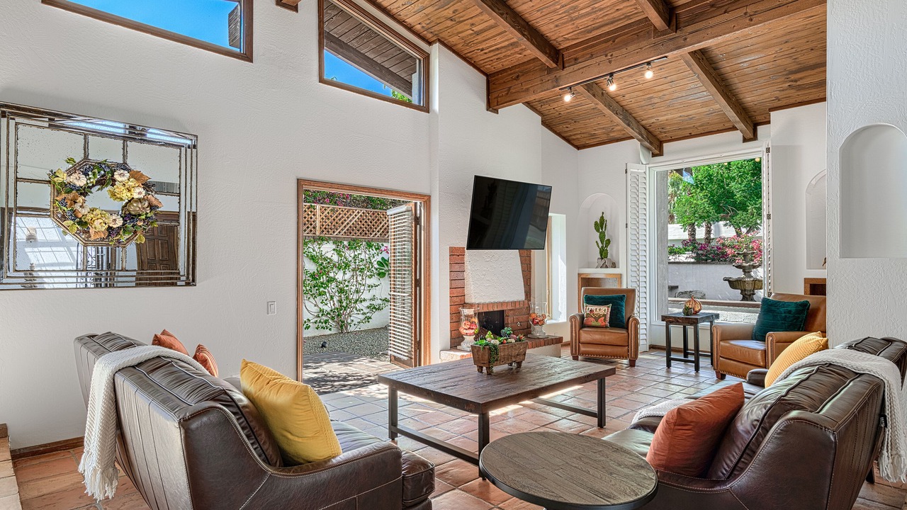 Photo of Livingroom in The Mesa