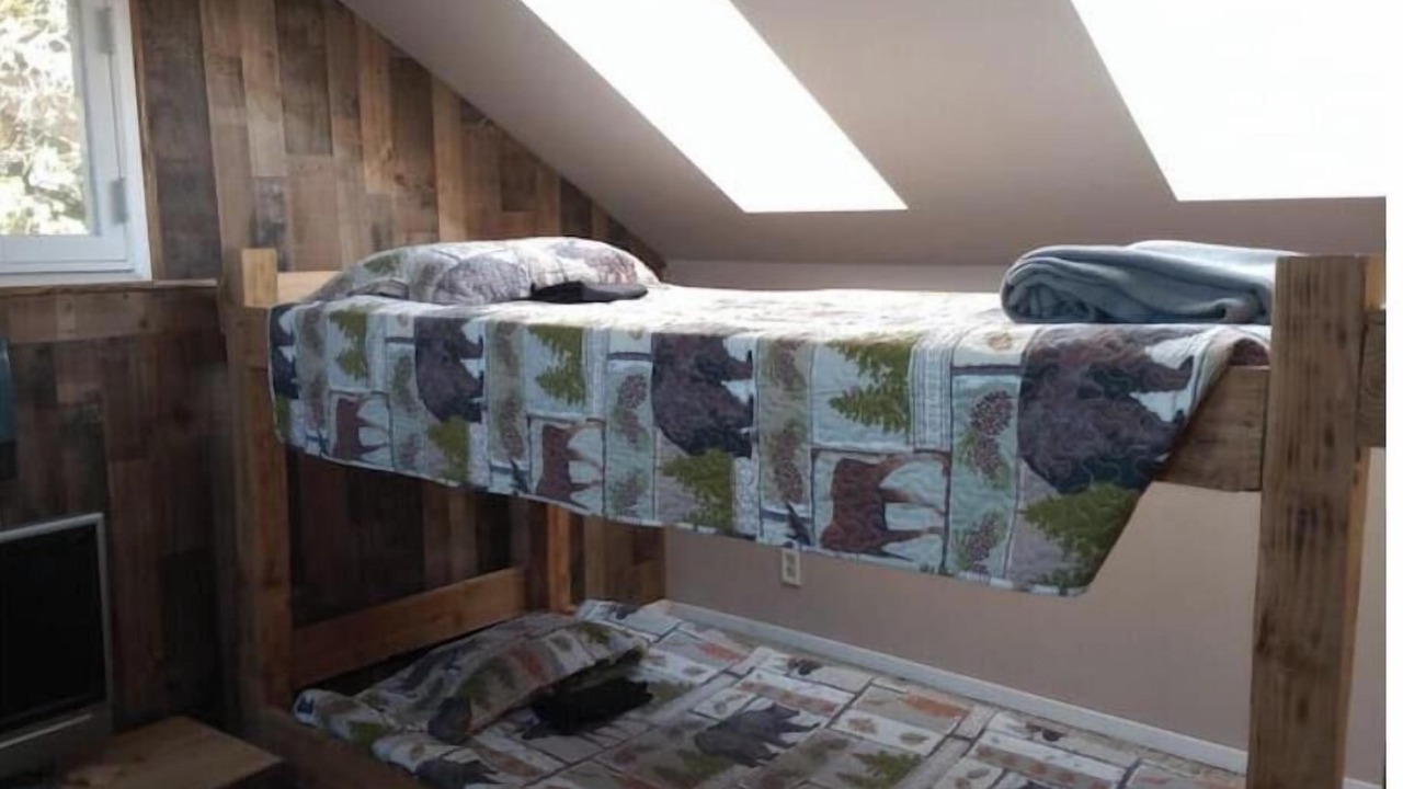 Photo of Bedroom in Bodfish
