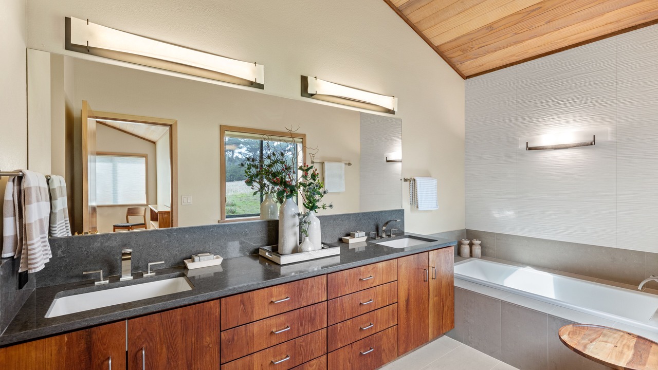 Photo of Bathroom in Sea Ranch