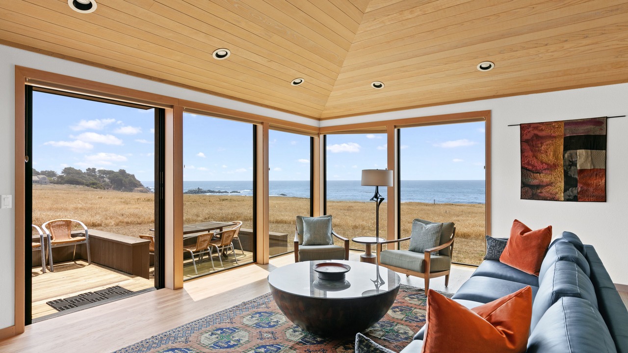 Photo of Livingroom in Sea Ranch