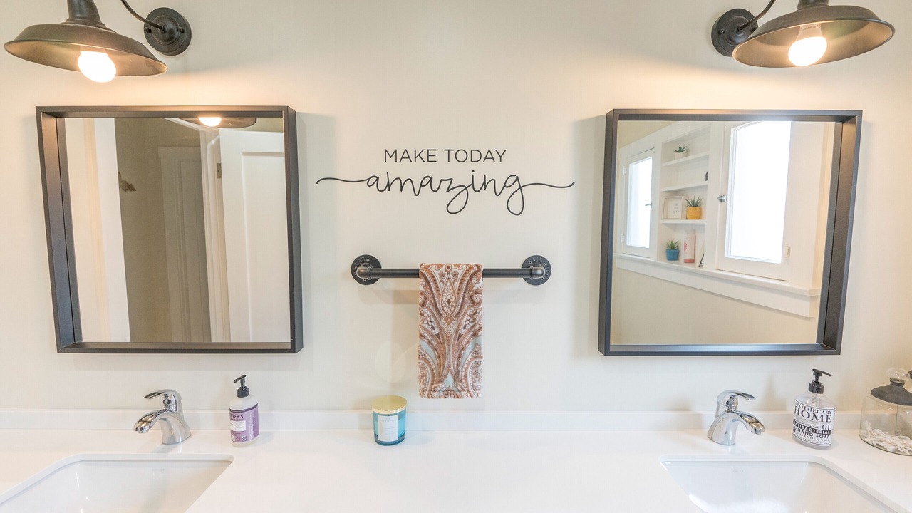 Photo of Bathroom in Bluff Heights