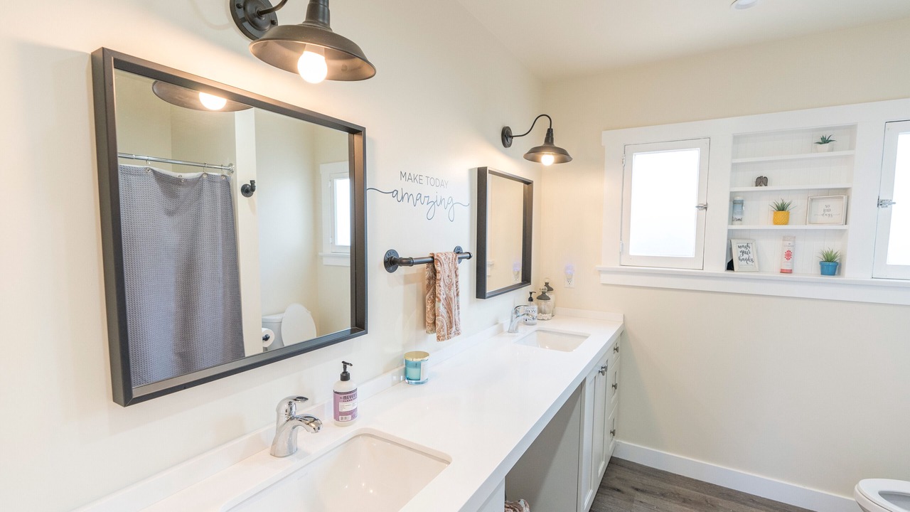 Photo of Bathroom in Bluff Heights