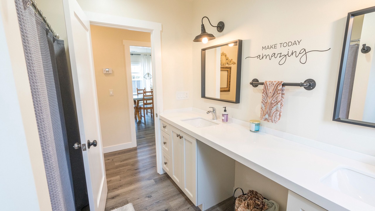 Photo of Bathroom in Bluff Heights