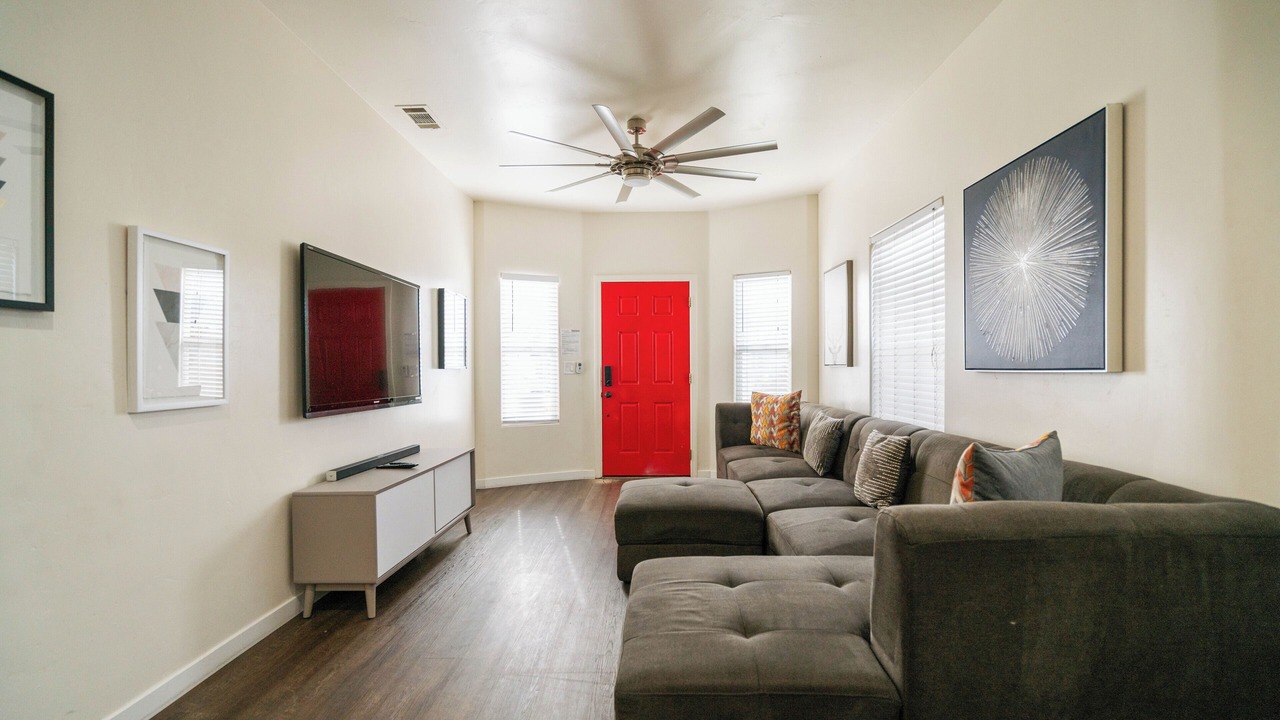 Photo of Livingroom in Roseville - Fleet Ridge