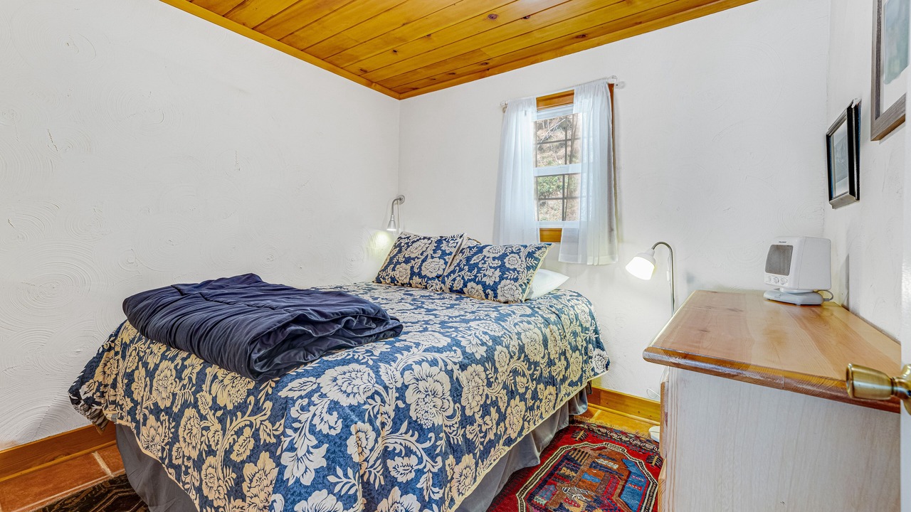 Photo of Bedroom in Harden Flat