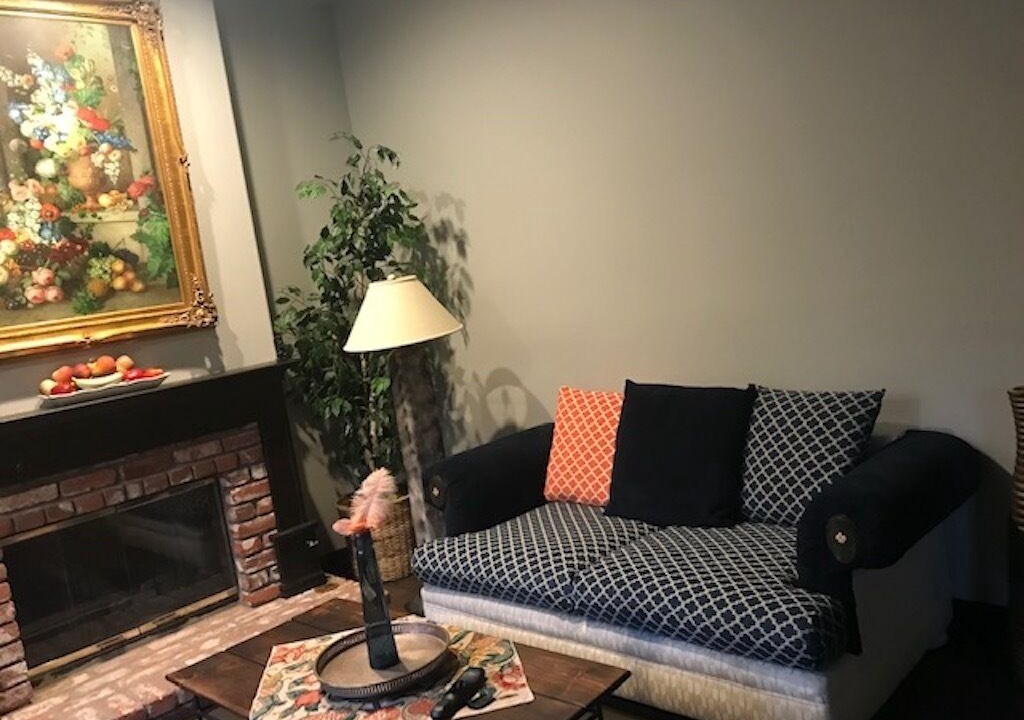 Photo of Livingroom in Chatsworth