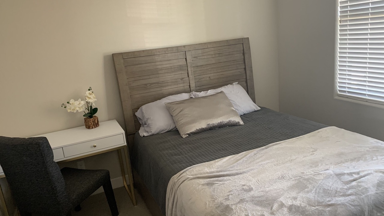 Photo of Bedroom in Raisin