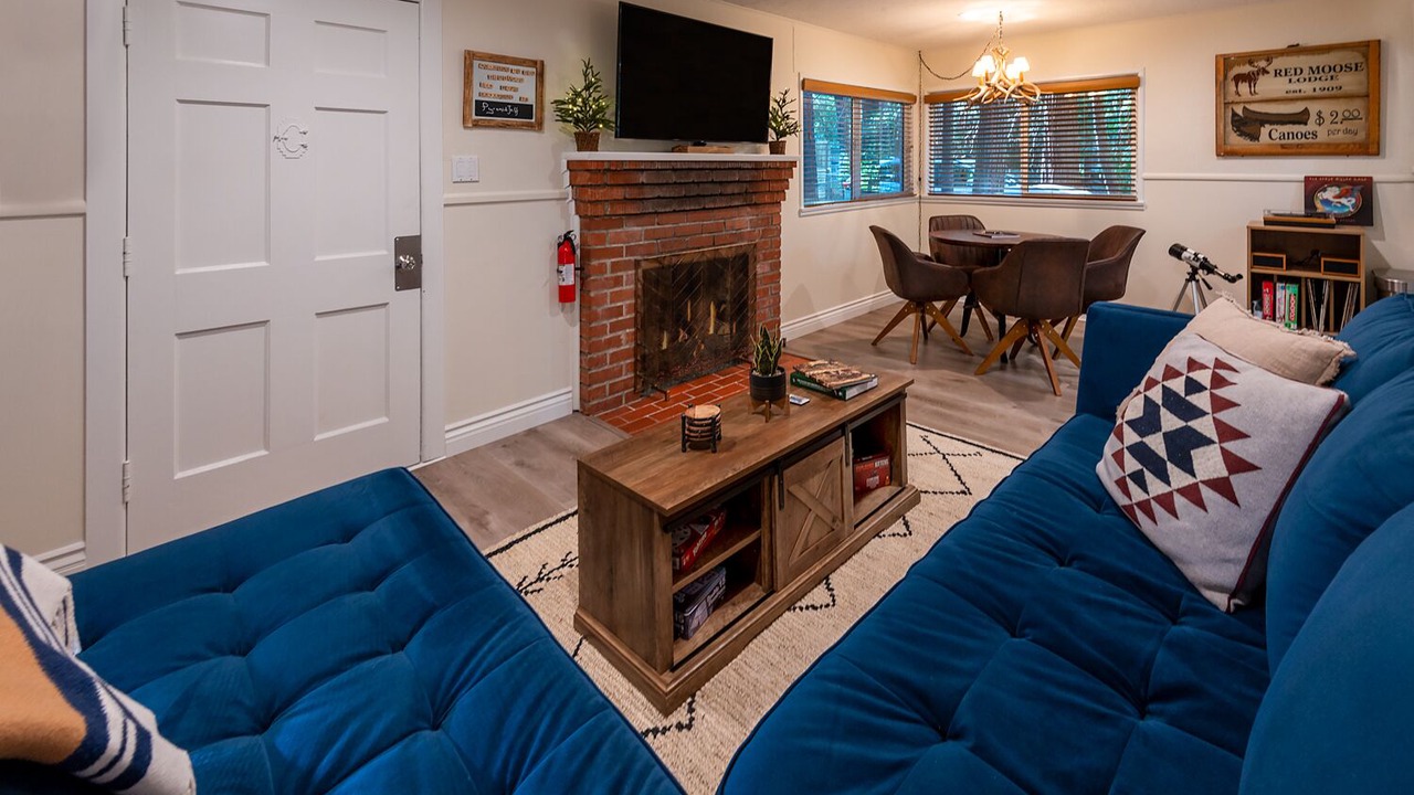 Photo of Livingroom in Crestline