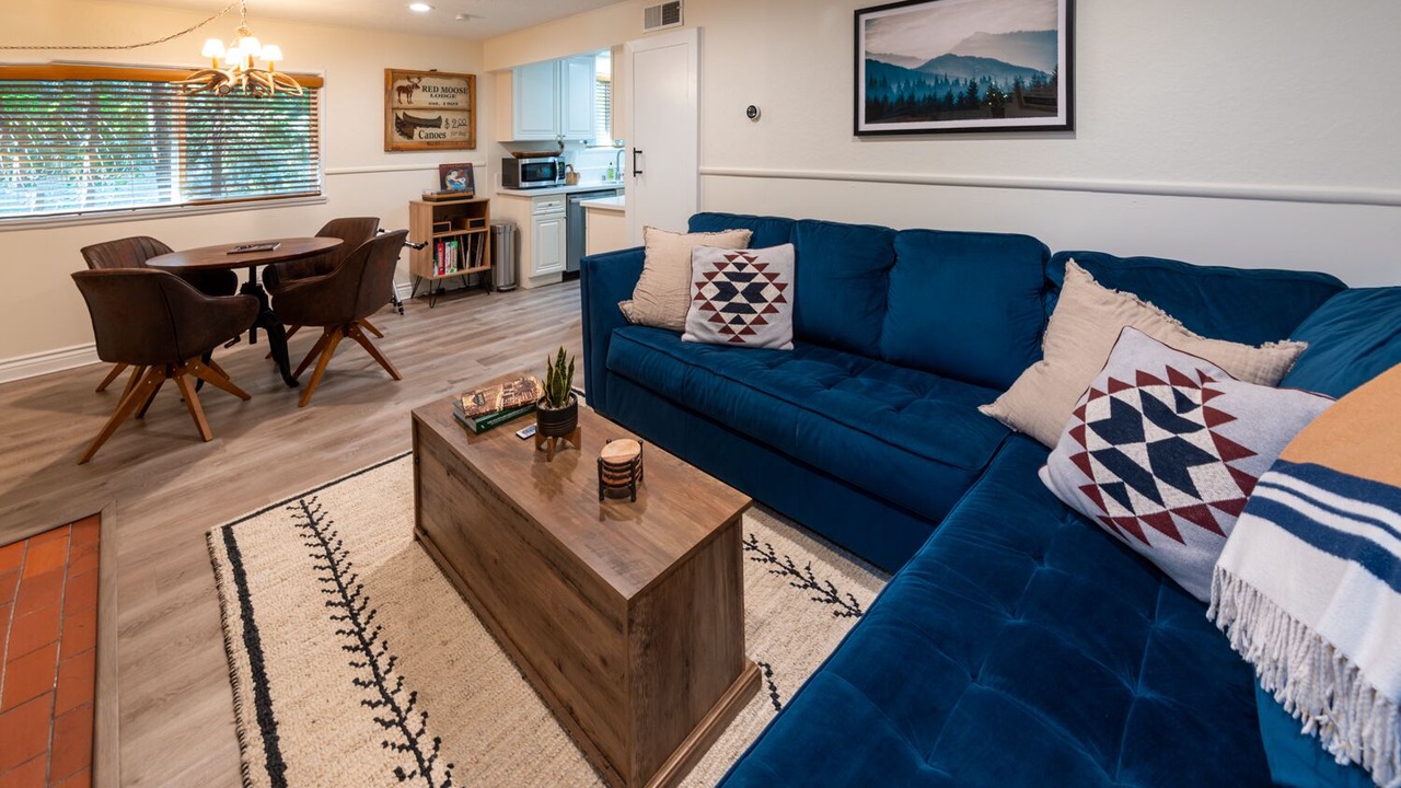 Photo of Livingroom in Crestline