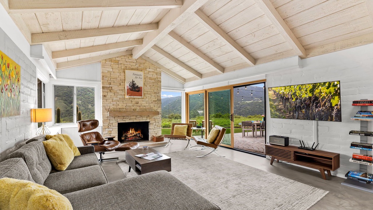 Photo of Livingroom in Carmel Valley