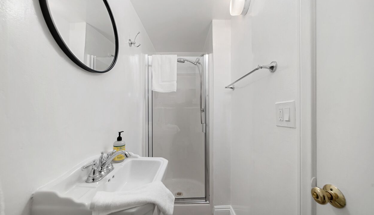 Photo of Bathroom in Balboa Peninsula