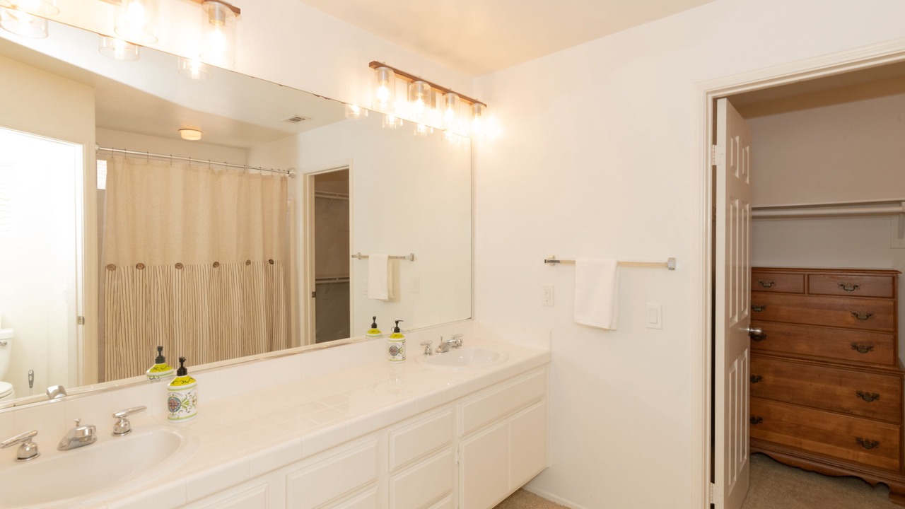 Photo of Bathroom in Ventura