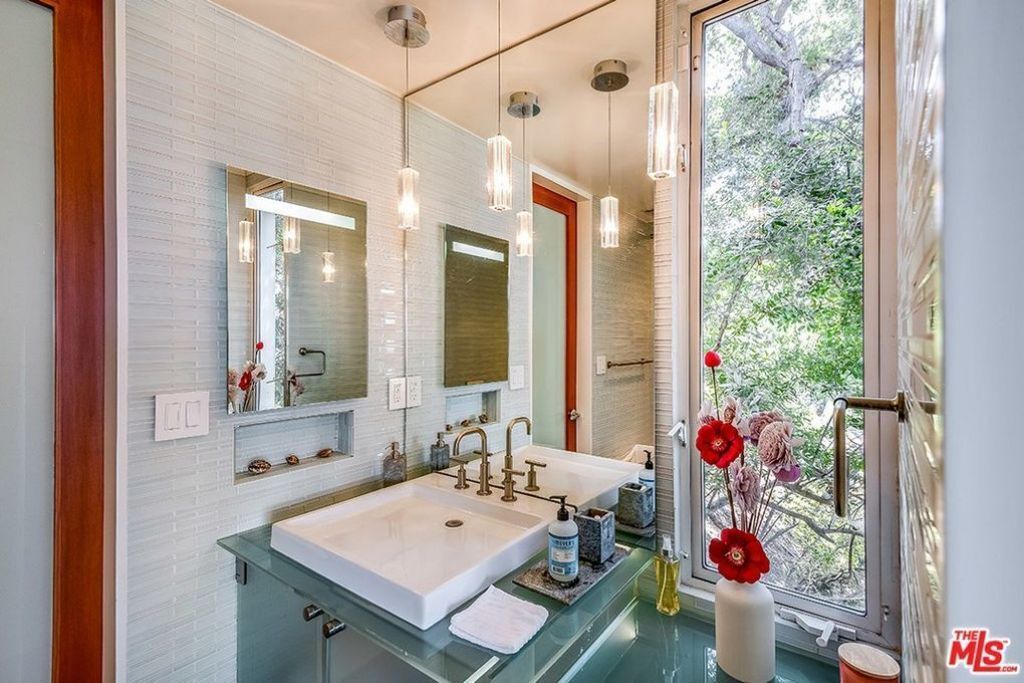 Photo of Bathroom in Studio City