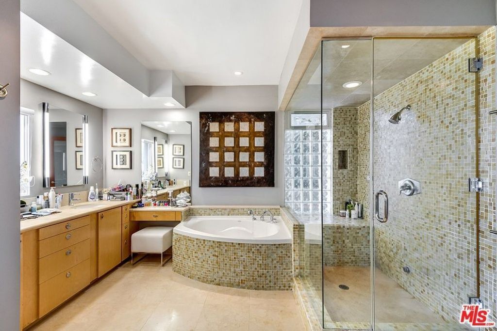 Photo of Bathroom in Studio City