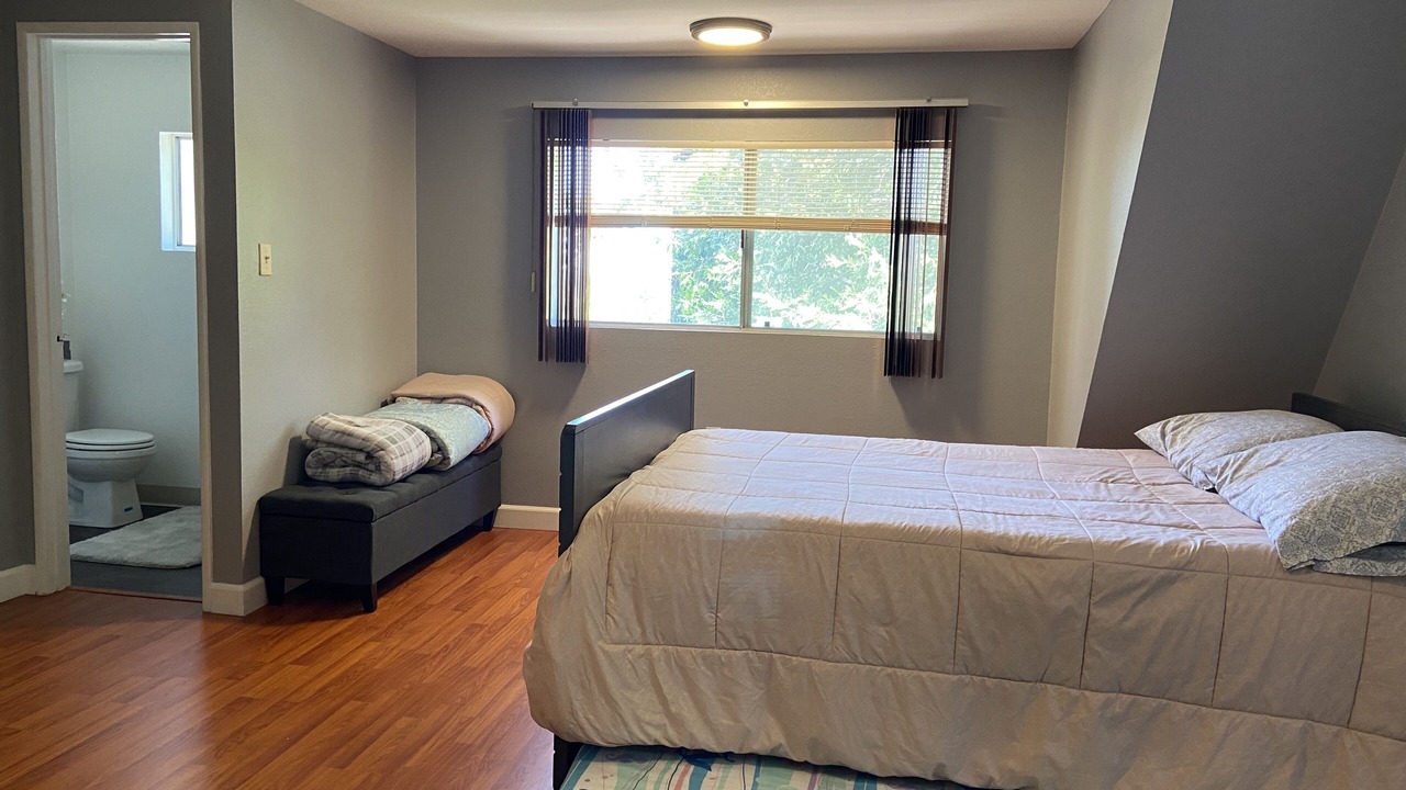 Photo of Bedroom in Crestline