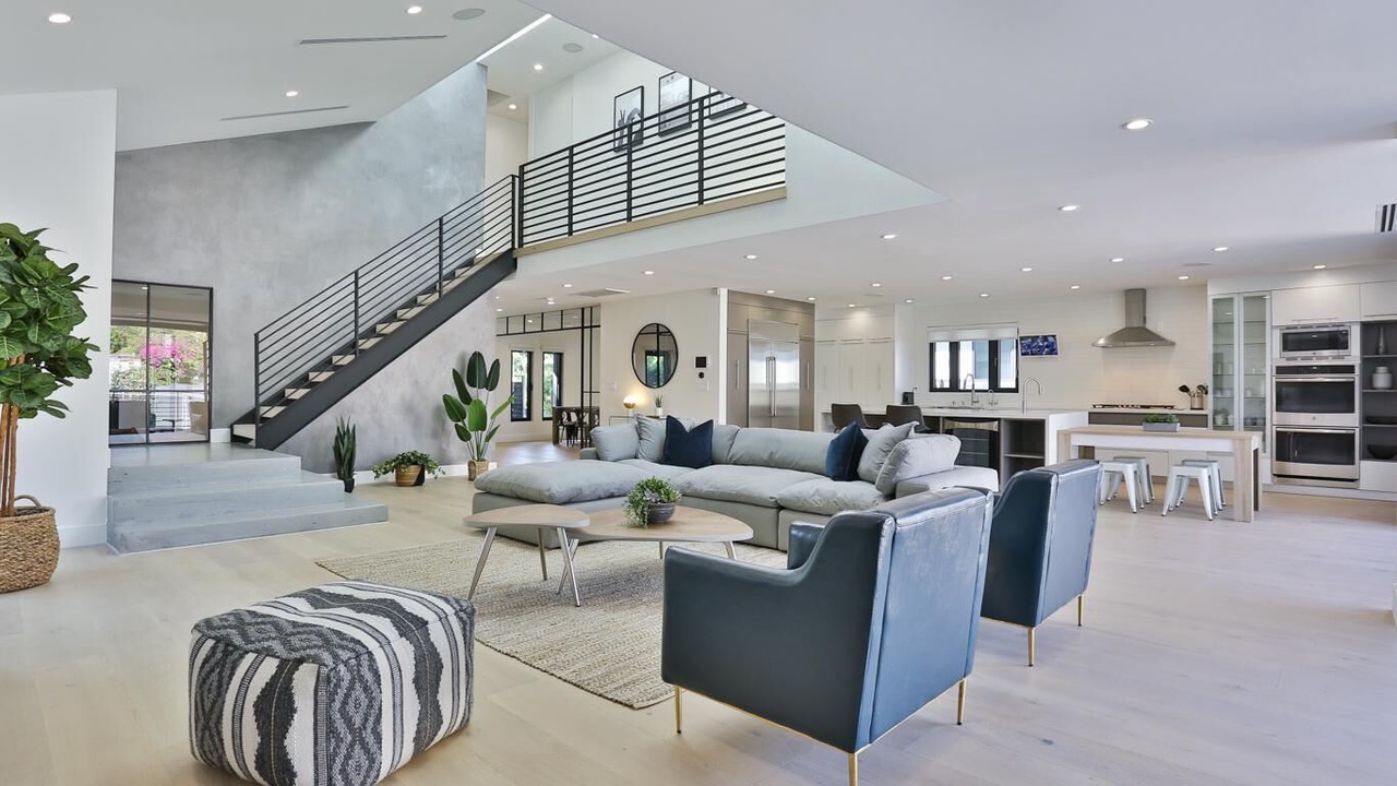 Photo of Livingroom in Mid-Wilshire