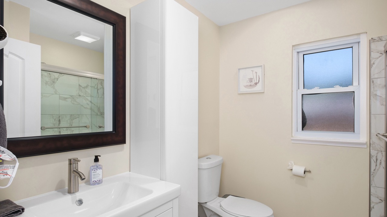 Photo of Bathroom in Raisin