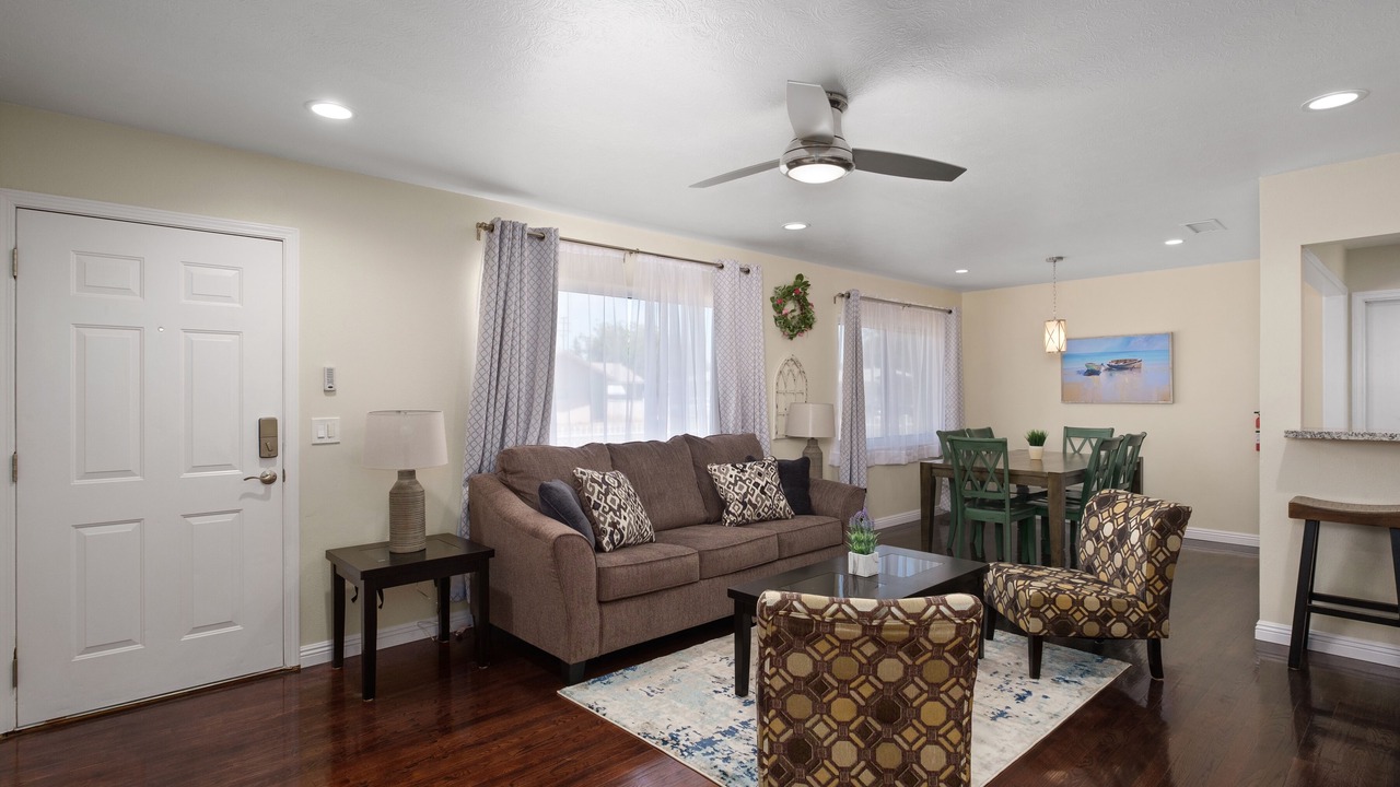 Photo of Livingroom in Raisin