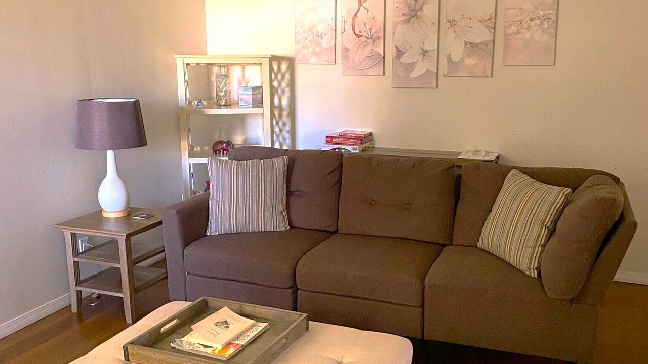 Photo of Livingroom in Granada Hills South