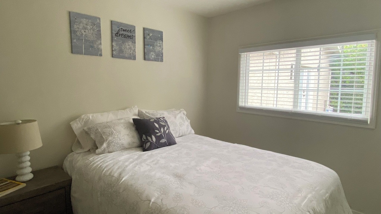 Photo of Bedroom in Granada Hills South