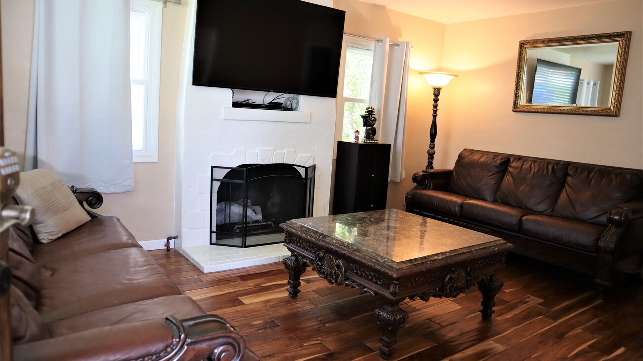 Photo of Livingroom in El Segundo